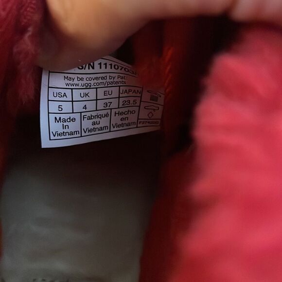 UGG Kid Neumel II Graphic Boots Red Big Kid 5 Y - Picture 14 of 15